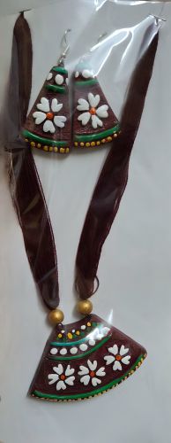 Antique Design Terracotta Necklace Set, Packaging Type : Box