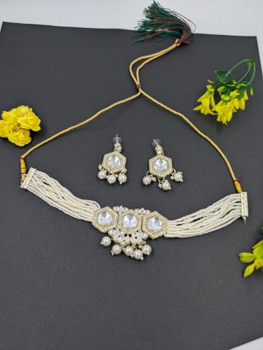 Stylish Kundan & Pearl Braided Choker Set