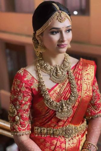 Metal Traditional South Indian Bridal Jewellery Set, Color : Golden