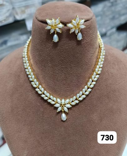 Jadau Necklaces, Packaging Type : Velvet Box