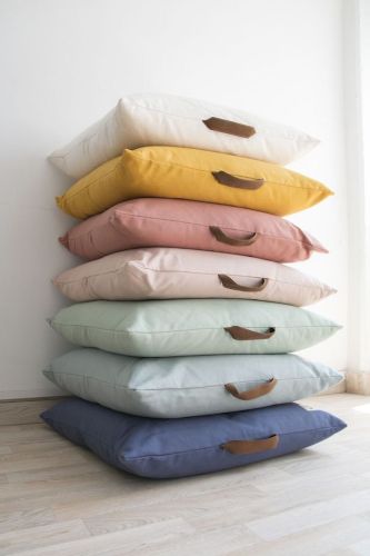 Polyester Floor Cushion Set with Handle, Packaging Type : Assorted