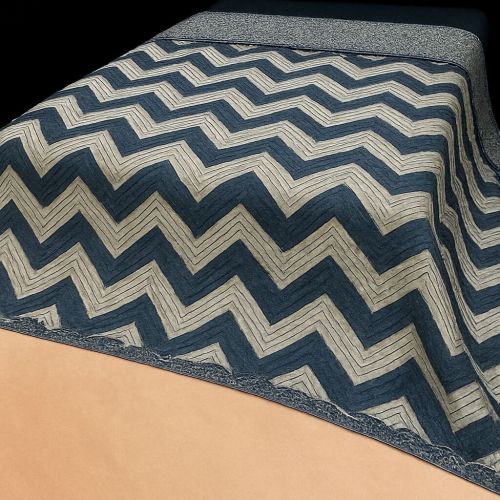 Black & White Premium Ultrasonic Double Bed Reversible Comforter