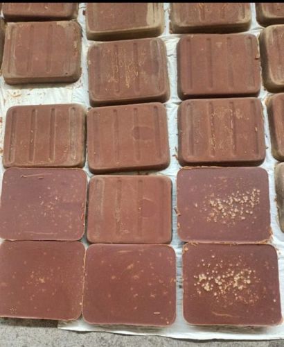 Brownish Jaggery Cubes, Packaging Size : 25-50kg