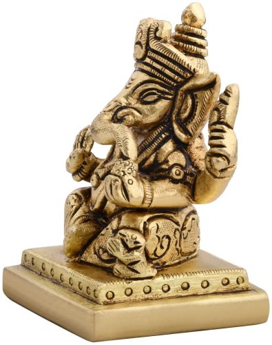 Decorative Brass Lord Ganesha Idol, Color : Golden