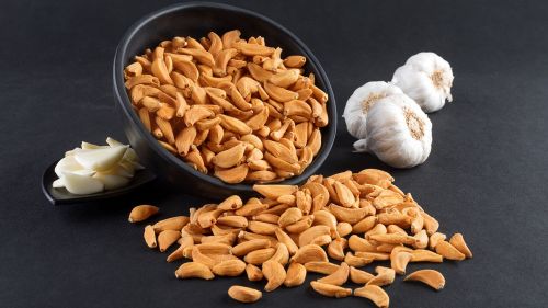 Dehydrated Garlic Cloves, Color : Light Brown, Moisture : 6% - 12%