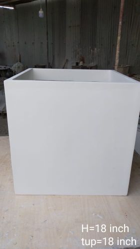Polished FRP Cube Planter, Color : Grey