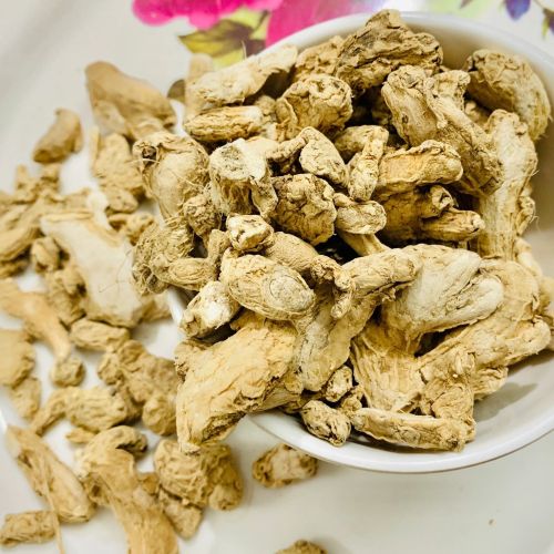 Brown Himachal Dry Ginger, Packaging Size : 25-50kg Food Grade