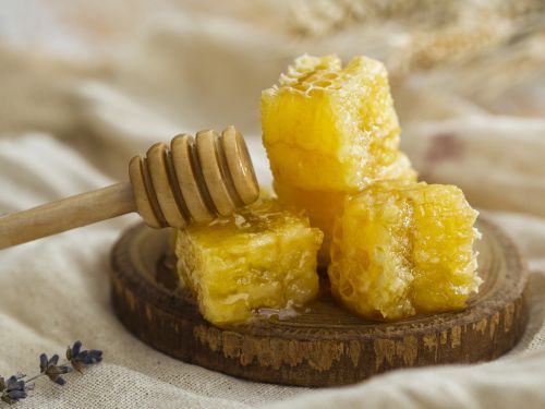 Beeswax Natural Honey Wax, Taste : Sweet, Packaging Size : 25-50kg