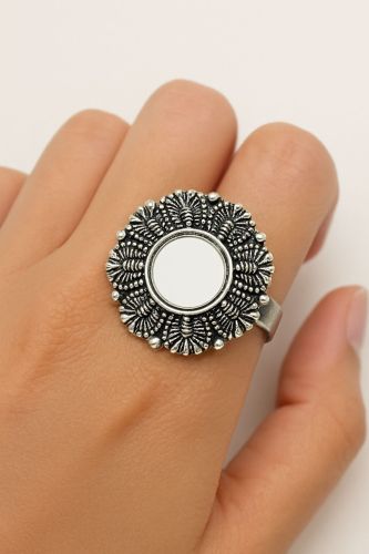Polished Silver Metal Women Ring, Shape : Round