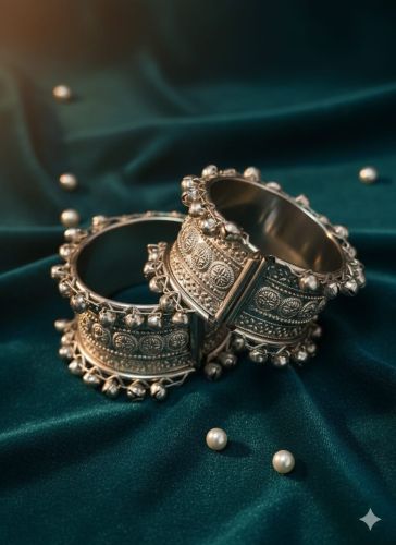 Polished Silver Metal Women Bangle for Casual Or Formal Occasions