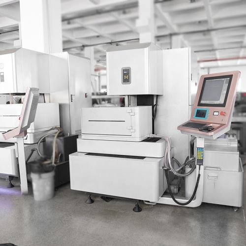 EDM Wire Cutting Machine