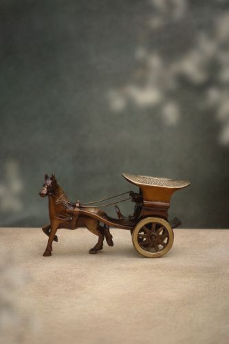 Polished Antique Finish Brass Horse with Chariot for Decoration Use