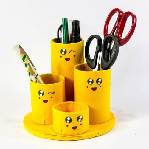 Emoji Plastic Pen Stand, Color : Yellow