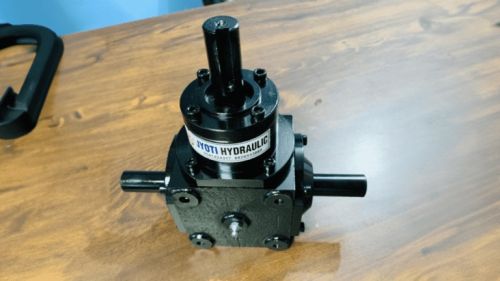 High-grade Raw Materials 1:1 Bevel Gear Box for Industrial Applications