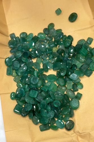 Natural Zambian Emerald Gemstone, Color : Green for Personal