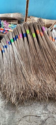 4 Feet Coconut Broom Stick, Packaging Type : Brown