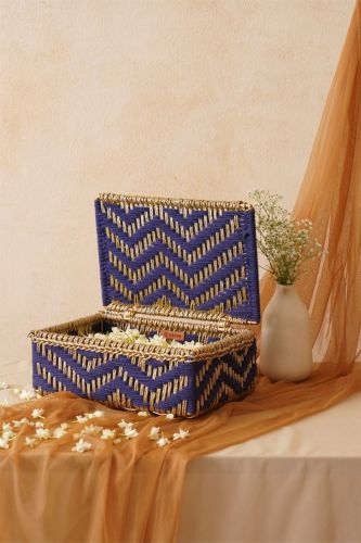 Polished Metal Home Decor Diwali Hampers, Color : Golden for Gifting
