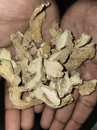 Natural Dry Ginger, Packaging Size : 50g Food Grade