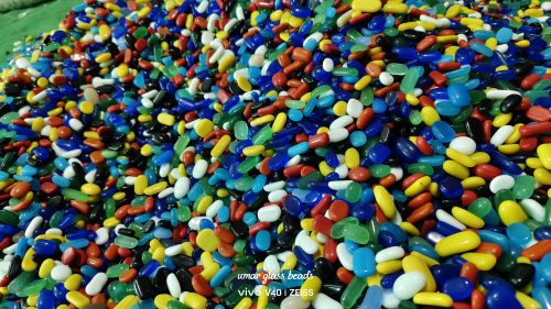 Polished Glass Nug Stone, Shape : Oval