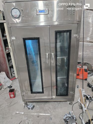 Plain SS 304 Dynamic Garment Storage Cabinet, Color : Silver Grey