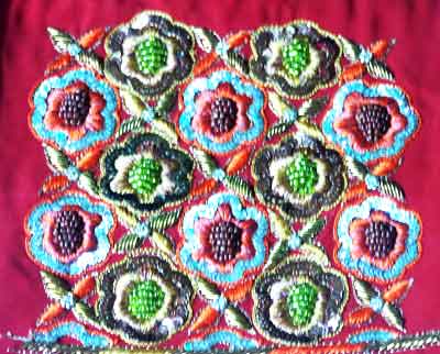 Fabric Embroidered Patches Emb -010 Standard for Garment Industry