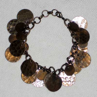 Item Code : 3071 Imitation Bracelet, Feature : Attractive Designs, Scratch Resistant, Unique Color