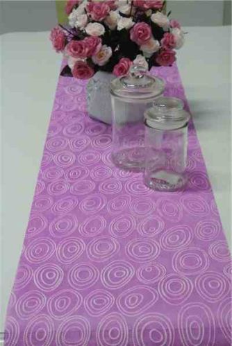 Foaming Nonwoven Table Runner
