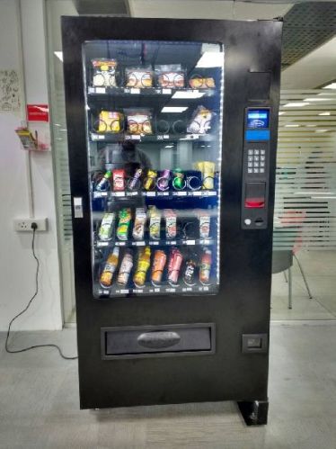 Semi Automatic Stainless Steel Snacks Beverages Vending Machine