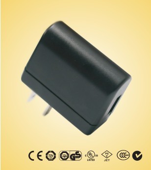 3.5w Sps-wall Mount USB Charger, Packaging Type : Black, White