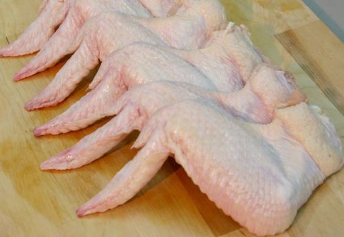 Frozen chicken wings