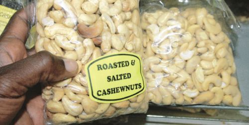 Cashew nuts, Taste : Light Sweet
