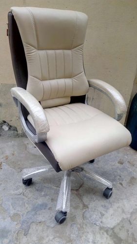 Wood Boss Chair, For Company, Office, Shops, Style : Modern