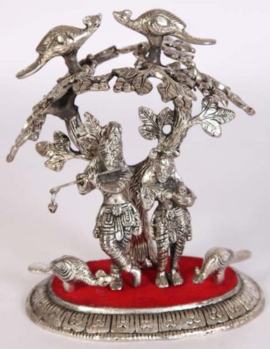 Decorative Metal Showpiece