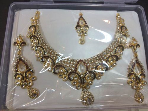 Designer Necklace Set, Technics : Handmade, Machine Made