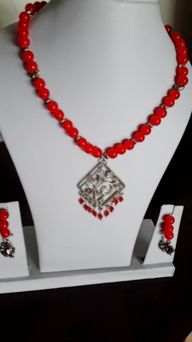 Red Beaded Necklace Set