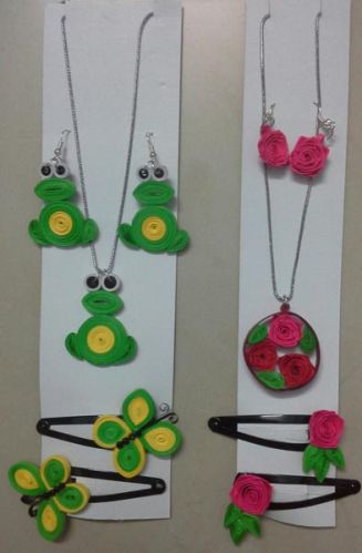 Paper Quilling Pendant Set