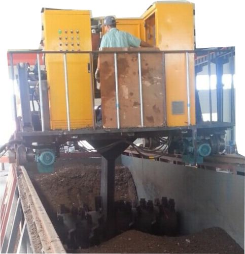 Mobile Compost Turner Machine