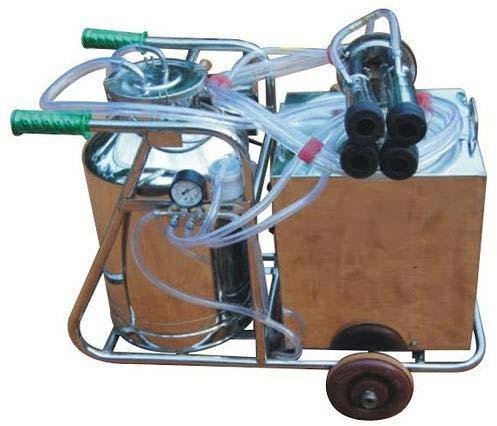 Single Bucket Hand Cum Invertor Cum Electric Operated Milking Machine