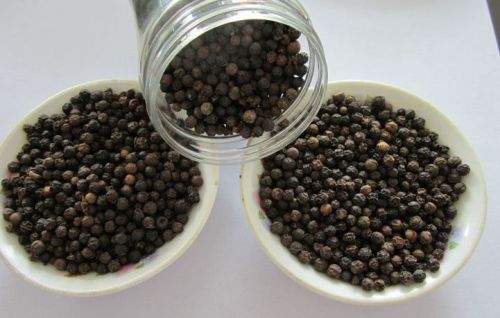 Dried Black Pepper