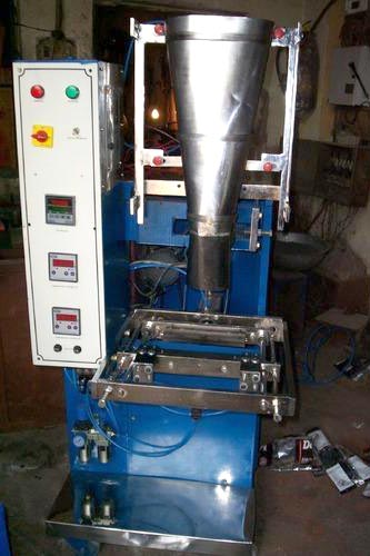 100-500kg Electric Kurkure Packing Machine, Capacity : 10-50kg/HR