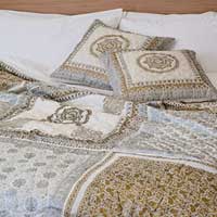 Cotton Hand Quilted Bedspread, For Bedcovers, Household Use, Size : 4x6ft, 5x7ft, 6x9ft