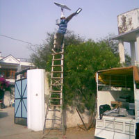 Solar street light, Automatic Switch On : YES