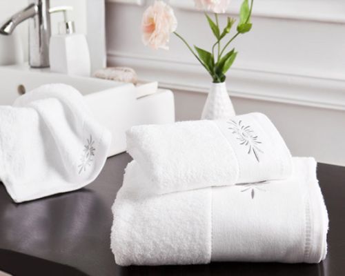 Customized Logo White Hotel Bath Towels Sets