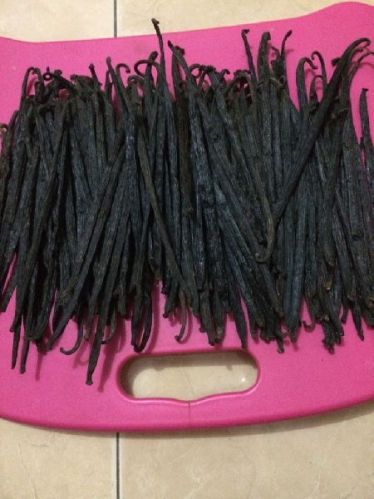 Madagascar vanilla beans, Packaging Type : carton