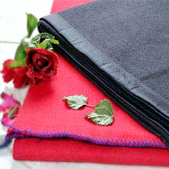 Hospital Blankets, Material : Wool Packaging Type : Red
