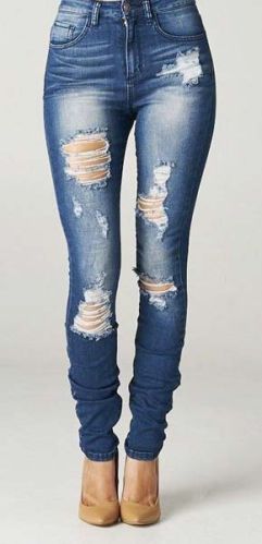 Ladies Ripped Jeans, Closer Type : Button