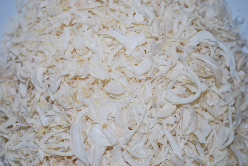 Common Dehydrated Onion Flakes, For Cooking, Packaging Type : Gunny Bags, Jute Bags, Net Bags, Plastic Packets