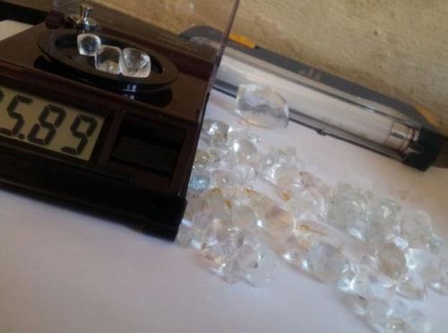 Rough Diamonds, Grade : 1A+