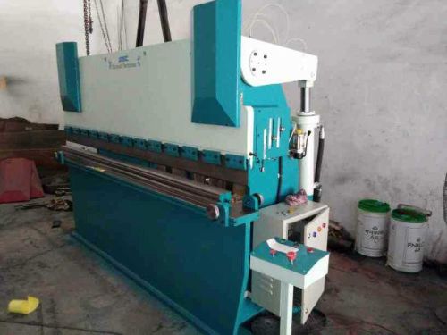 Shivam Technomech Semi Automatic NC Hydraulic Shearing Machine