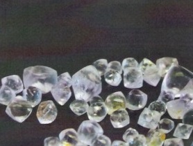 Mineral Rough Diamonds, Gemstone Color : Water Colour